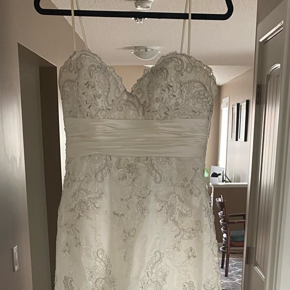 Essence of Australia Size 10 - Picture 3 of 11